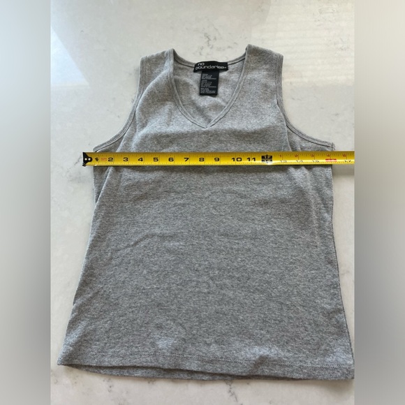 6 Tank Tops - Picture 13 of 15